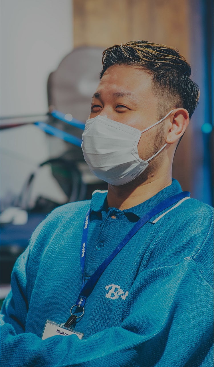 販売スタッフの勤務風景