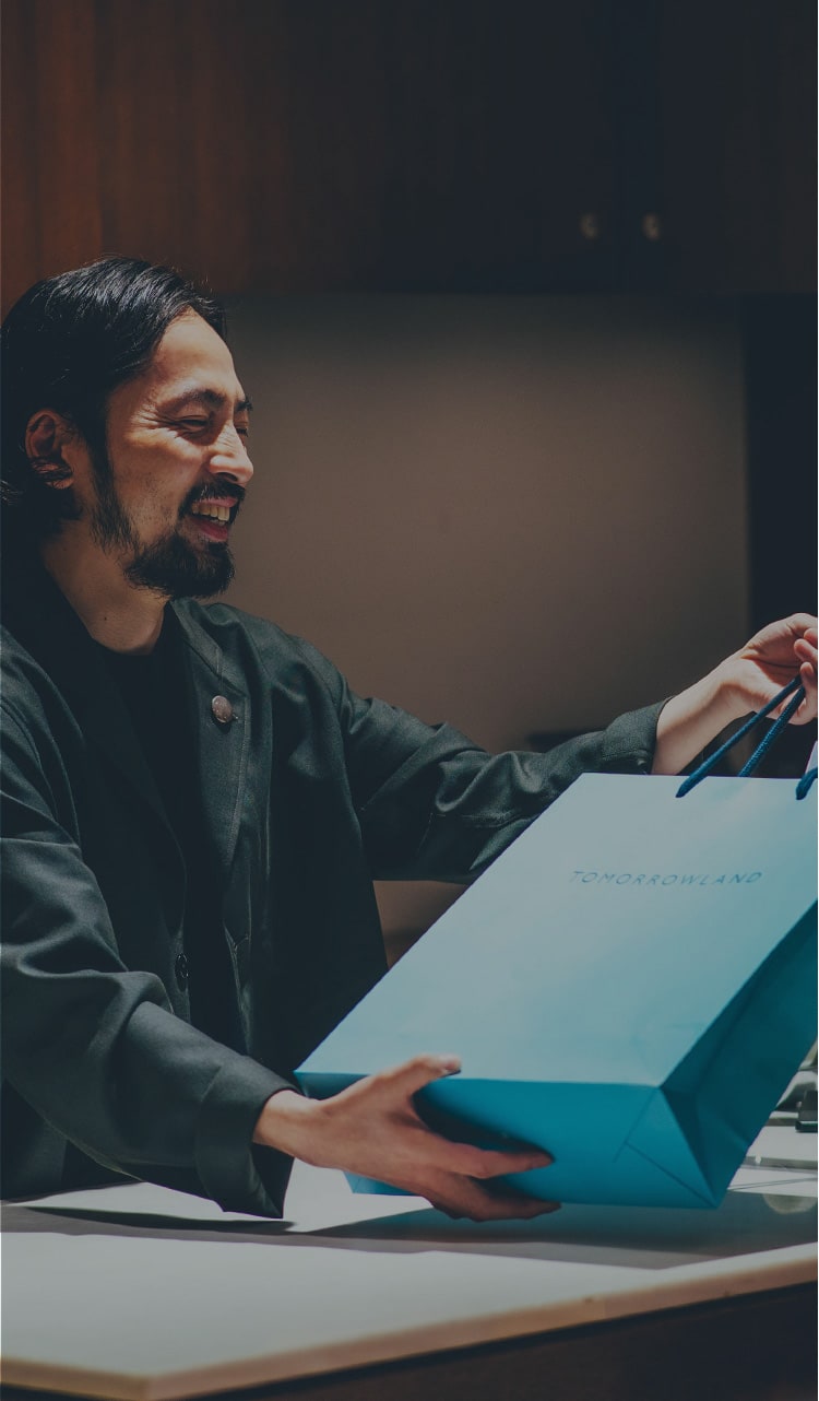 販売スタッフの勤務風景